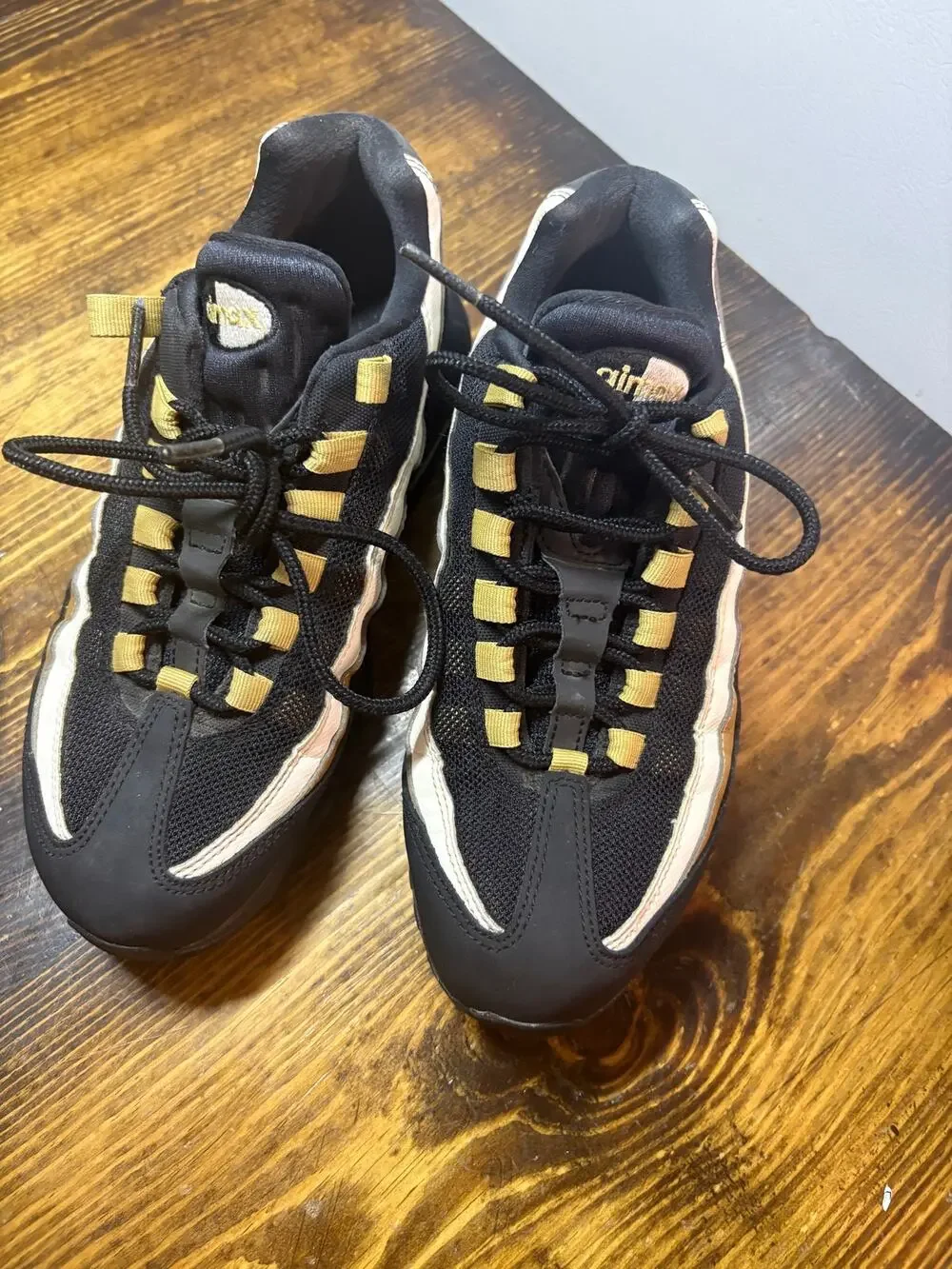 Nike Black And Gold Air Max Sneakers Size 5.5